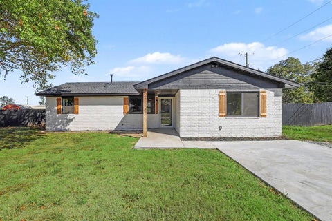 Photo of 420 Kevin Road, Prague, OK 74864 (MLS # 1252304)