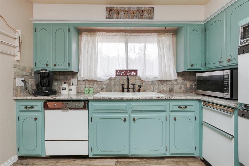 Shawnee, Oklahoma 74804, United States, 4 Bedrooms Bedrooms, ,3 BathroomsBathrooms,Residential,Active,164965