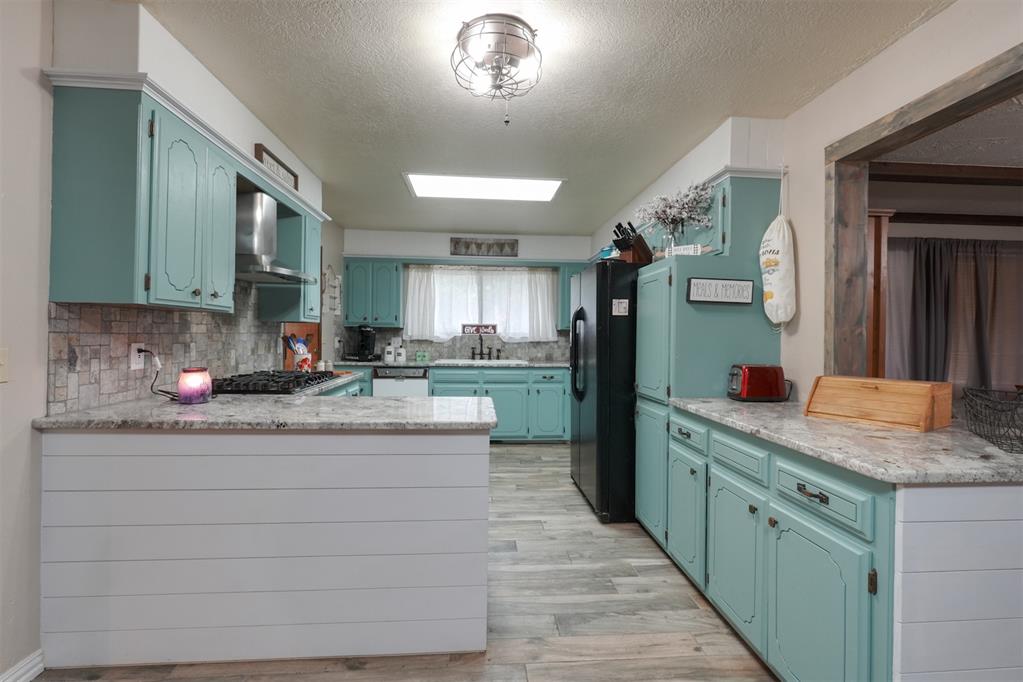 Shawnee, Oklahoma 74804, United States, 4 Bedrooms Bedrooms, ,3 BathroomsBathrooms,Residential,Active,164965