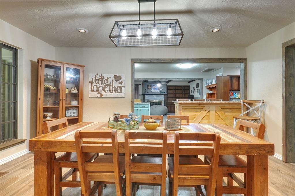 Shawnee, Oklahoma 74804, United States, 4 Bedrooms Bedrooms, ,3 BathroomsBathrooms,Residential,Active,164965