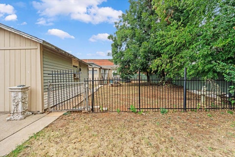Photo of 1434 SW 28th Street, Oklahoma City, OK 73108 (MLS # 1250512)