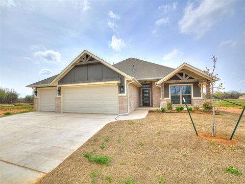 Photo of 7609 Three Woods Lane, Yukon, OK 73099 (MLS # 1224709)