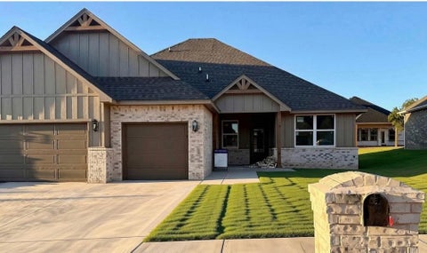 Photo of 11629 NW 103rd Street, Yukon, OK 73099 (MLS # 1250552)