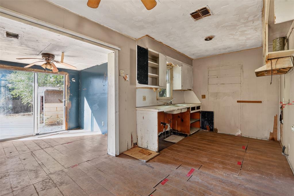 928 SW 52nd Street