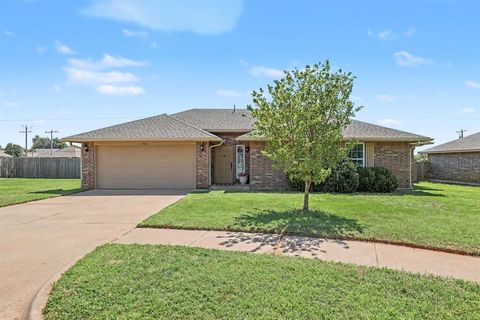 Photo of 908 Denmark Street, Yukon, OK 73099 (MLS # 1238940)