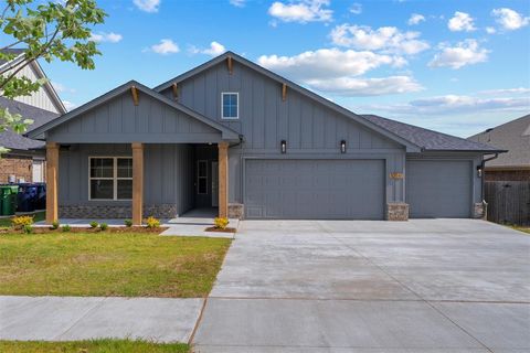 Photo of 10541 NW 34th Terrace, Yukon, OK 73099 (MLS # 1219429)