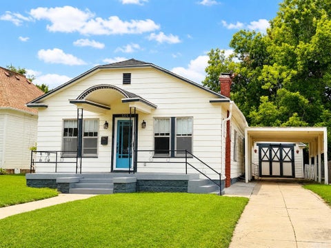 Photo of 505 N Park Place, Guthrie, OK 73044 (MLS # 1253207)