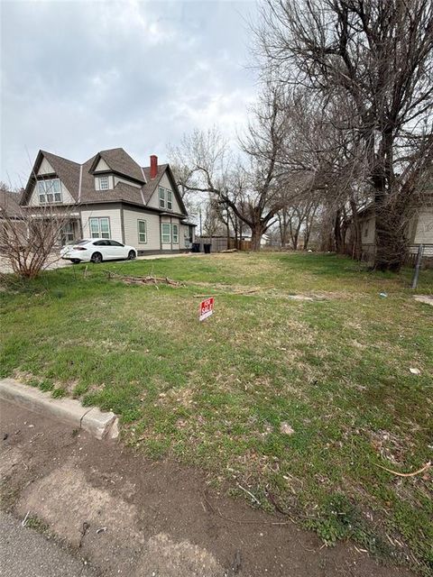 Photo of 1605 NW 1st Street, Oklahoma City, OK 73106 (MLS # 1218513)