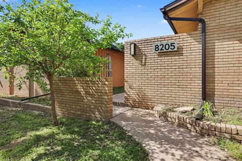 Photo of 8205 Golden Oaks Road, Oklahoma City, OK 73127 (MLS # 1228555)