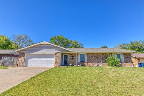 Photo of 810 Madeline Drive, Shawnee, OK 74801 (MLS # 1252801)