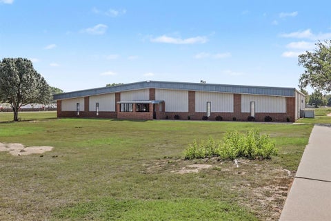 Photo of 932 W State Highway 152 Highway, Mustang, OK 73064 (MLS # 1250269)
