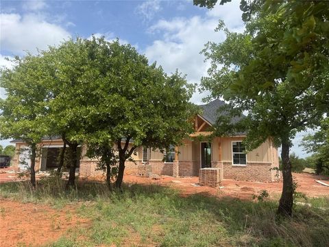 Photo of 1209 Twin Oaks Drive, Blanchard, OK 73010 (MLS # 1205022)