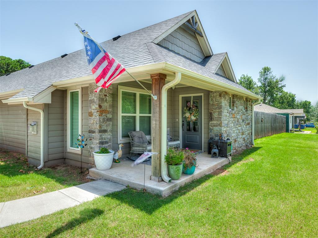 Photo 1 of 24 — 402 S Van Buren Avenue, Blanchard, OK 73010