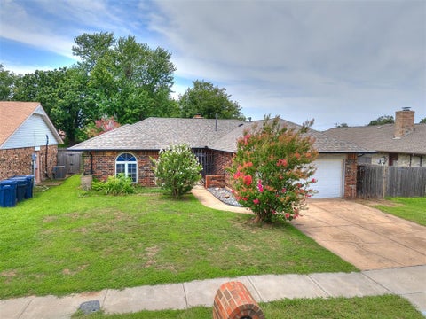 Photo of 9905 S McKinley Avenue, Oklahoma City, OK 73139 (MLS # 1237304)