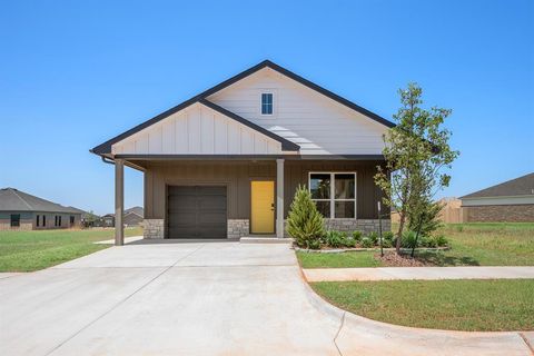 Photo of 4105 NW 180th Terrace, Edmond, OK 73012 (MLS # 1238360)