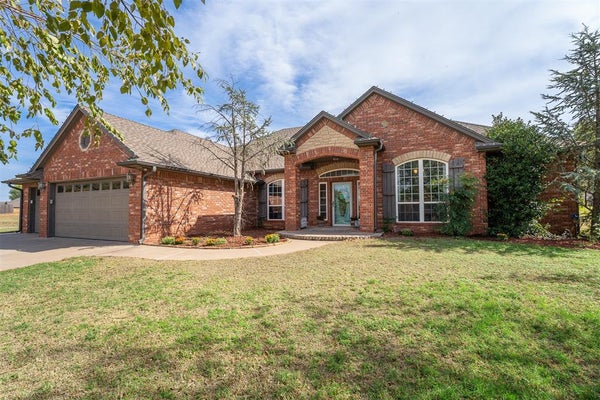 204 W WATERFRONT DR, TUTTLE, OK 73089 - Image 984eb07f2a581aecc19d9b4da015fd92/2898488310