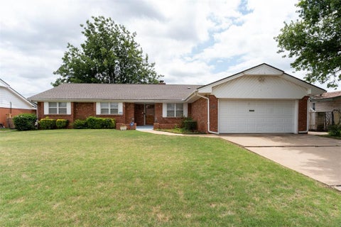 Photo of 1416 SW 71st Street, Oklahoma City, OK 73159 (MLS # 1234413)