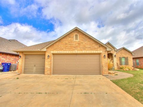 Photo of 11313 SW 41st Terrace, Mustang, OK 73064 (MLS # 1225981)