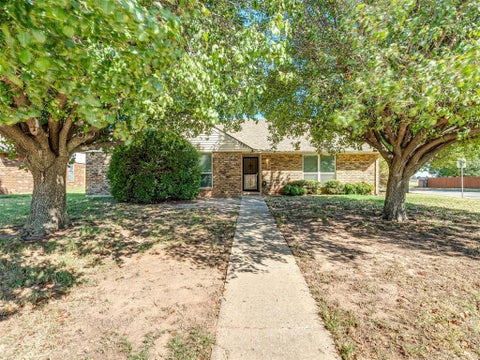 Photo of 8801 NW 92nd Street, Oklahoma City, OK 73132 (MLS # 1252758)