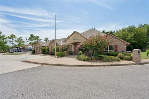 Photo of 2933 S Bryant Avenue, Edmond, OK 73013 (MLS # 1244775)