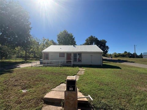 Photo of 323 W 6th Street, Chandler, OK 74834 (MLS # 1253795)