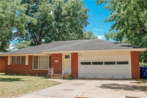 Photo of 714 Elmwood Drive, Norman, OK 73072 (MLS # 1249425)