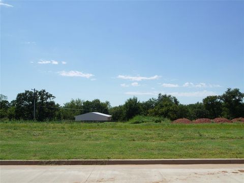 Photo of 1601 Cambria Drive, Edmond, OK 73013 (MLS # 1206829)