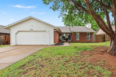 Photo of 2213 Tracys Terrace, Edmond, OK 73013 (MLS # 1230735)