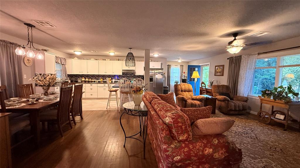 Shawnee, Oklahoma 74801, United States, 3 Bedrooms Bedrooms, ,2 BathroomsBathrooms,Residential,Active,198604