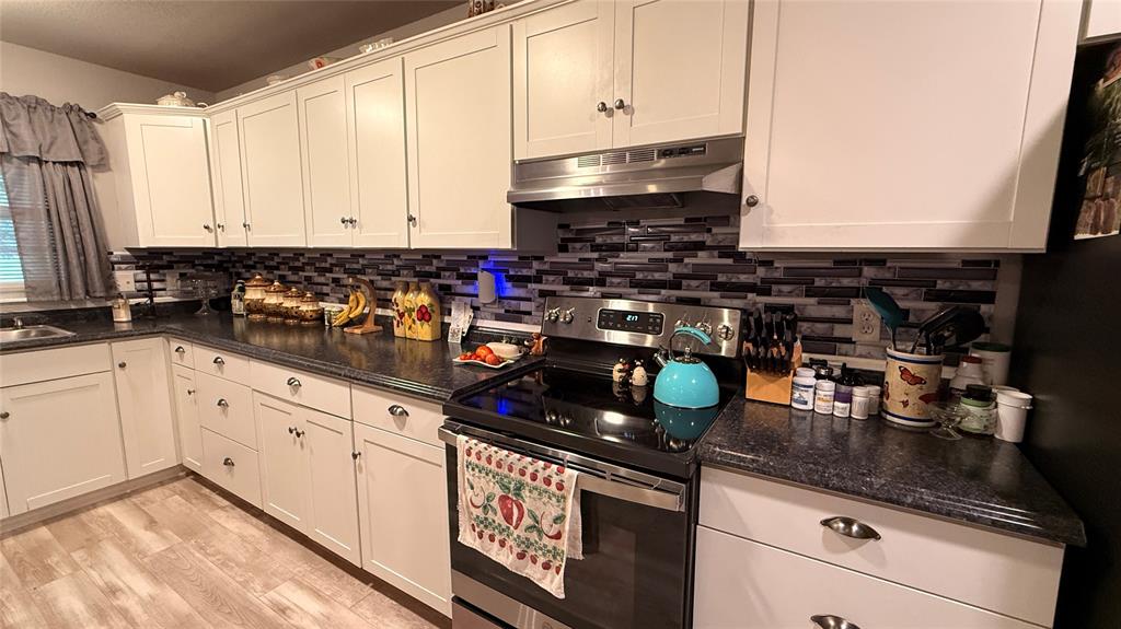 Shawnee, Oklahoma 74801, United States, 3 Bedrooms Bedrooms, ,2 BathroomsBathrooms,Residential,Active,198604