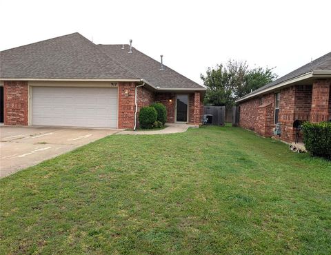 Photo of 917 SW 37th Street, Moore, OK 73160 (MLS # 1230618)