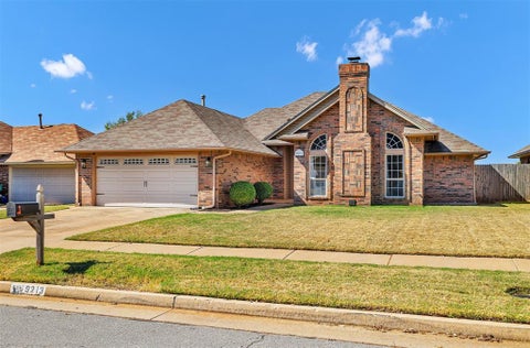 Photo of 9213 Southlake Drive, Oklahoma City, OK 73159 (MLS # 1252811)