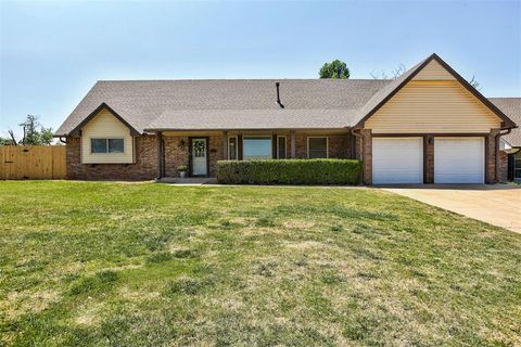 Photo of 7201 N Hammond Avenue, Oklahoma City, OK 73132 (MLS # 1227816)