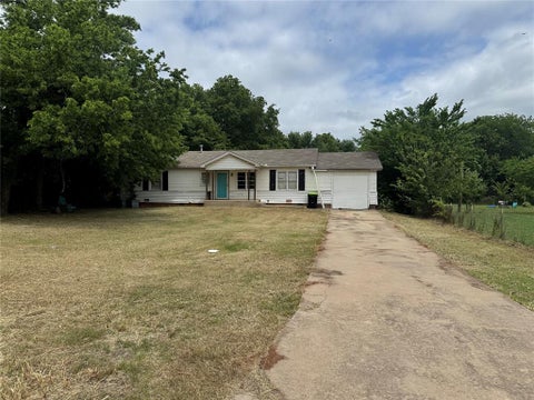 Photo of 107 W Juneau Street, Purcell, OK 73080 (MLS # 1234609)