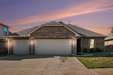 Photo of 12704 NW 5th Street, Yukon, OK 73099 (MLS # 1221533)