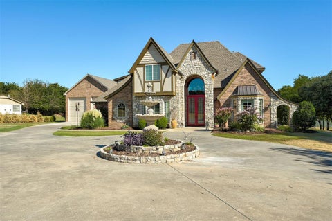 Photo of 3023 E 44th Street, Edmond, OK 73013 (MLS # 1247787)