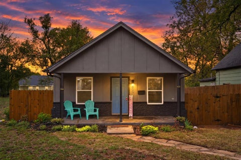 Photo of 609 E Grant Avenue, Guthrie, OK 73044 (MLS # 1252606)