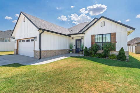 Photo of 2688 Somerset Drive, Shawnee, OK 74804 (MLS # 1245706)