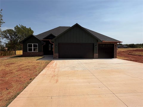Photo of 2209 Winter Ridge Road, Blanchard, OK 73010 (MLS # 1234906)