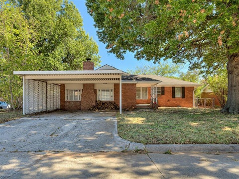 Photo of 712 Lotus Avenue, Midwest City, OK 73130 (MLS # 1253212)