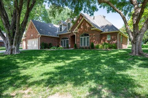 Photo of 10512 Highview Drive, Oklahoma City, OK 73151 (MLS # 1230051)