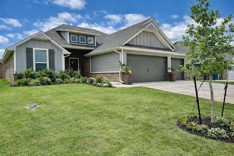 Photo of 1313 N Beale Terrace, Mustang, OK 73064 (MLS # 1212883)