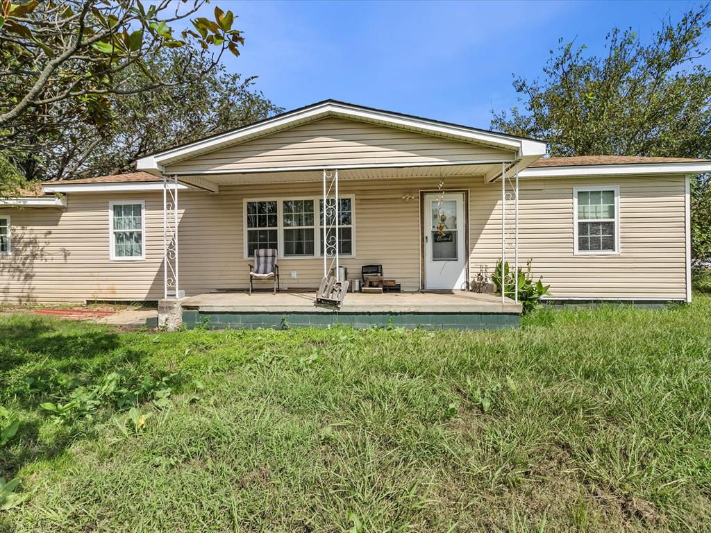 Photo 1 of 23 — 725 N Pine Street, Stratford, OK 74872