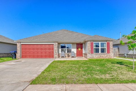 Photo of 1400 Peridot Lane, Noble, OK 73068 (MLS # 1226416)