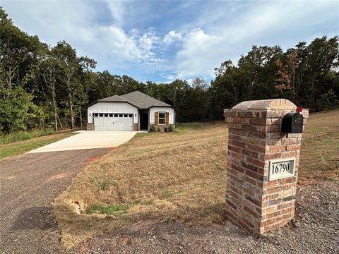 Photo of 16790 Jigsaw Junction, Newalla, OK 74857 (MLS # 1250890)