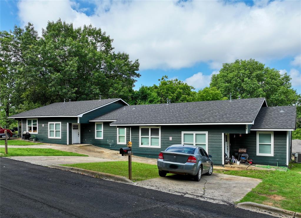 Photo 1 of 9 — 201 Holcomb Avenue, Durant, OK 74701