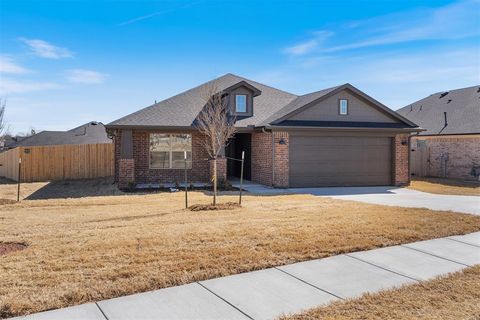 Photo of 2498 Heather Road, Blanchard, OK 73010 (MLS # 1202461)