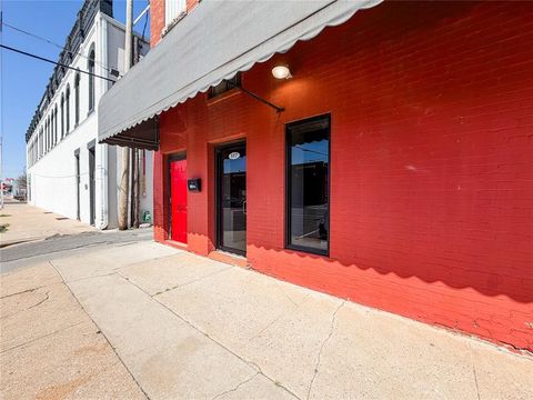 Photo of 117 E Russell Street, El Reno, OK 73036 (MLS # 1226257)