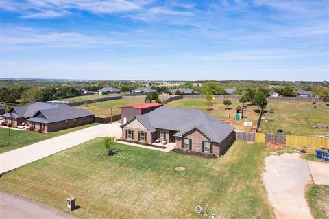 Photo of 5772 Hillside Drive, Guthrie, OK 73044 (MLS # 1223004)
