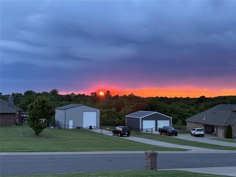 Photo of 186 Oakridge Drive, Choctaw, OK 73020 (MLS # 1228289)